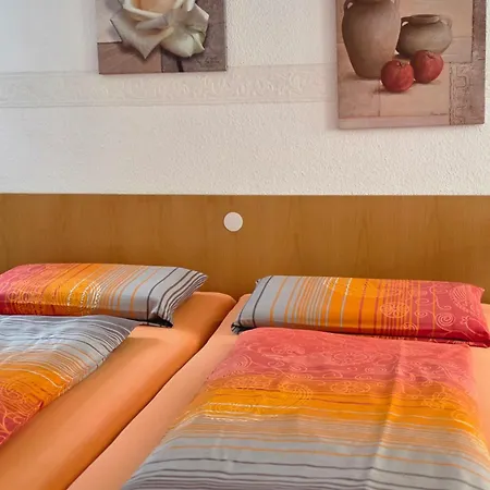 Alttolkewitzer Ferien- & Mrosk Casa de hóspedes 3*